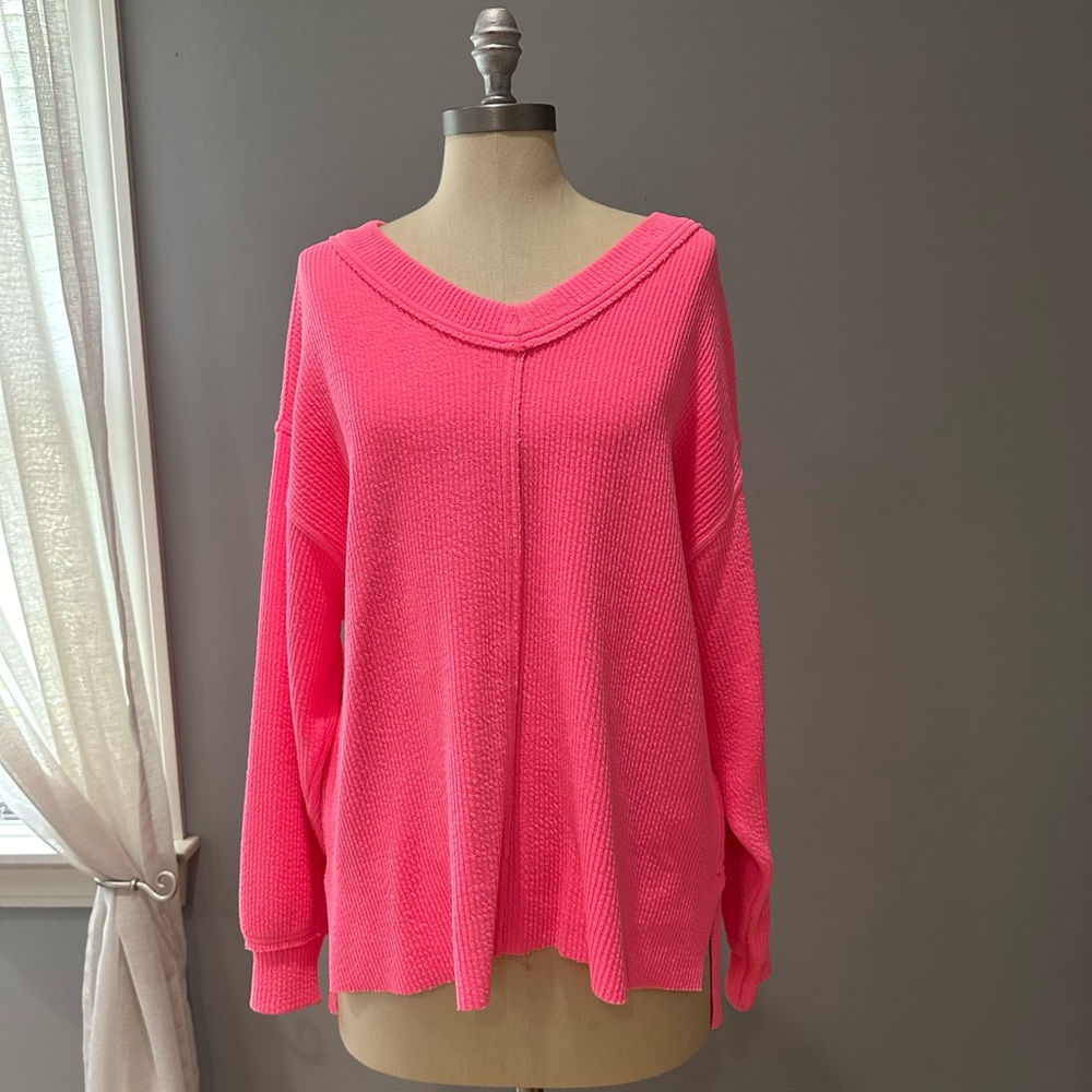 Aerie Pink v- neck